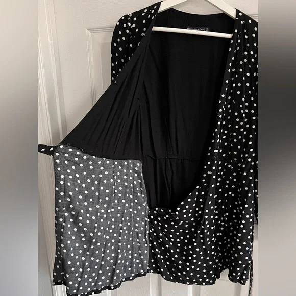 #18- Abercrombie and fitch black and white polka dot wrap romper Small - Picture 5 of 5